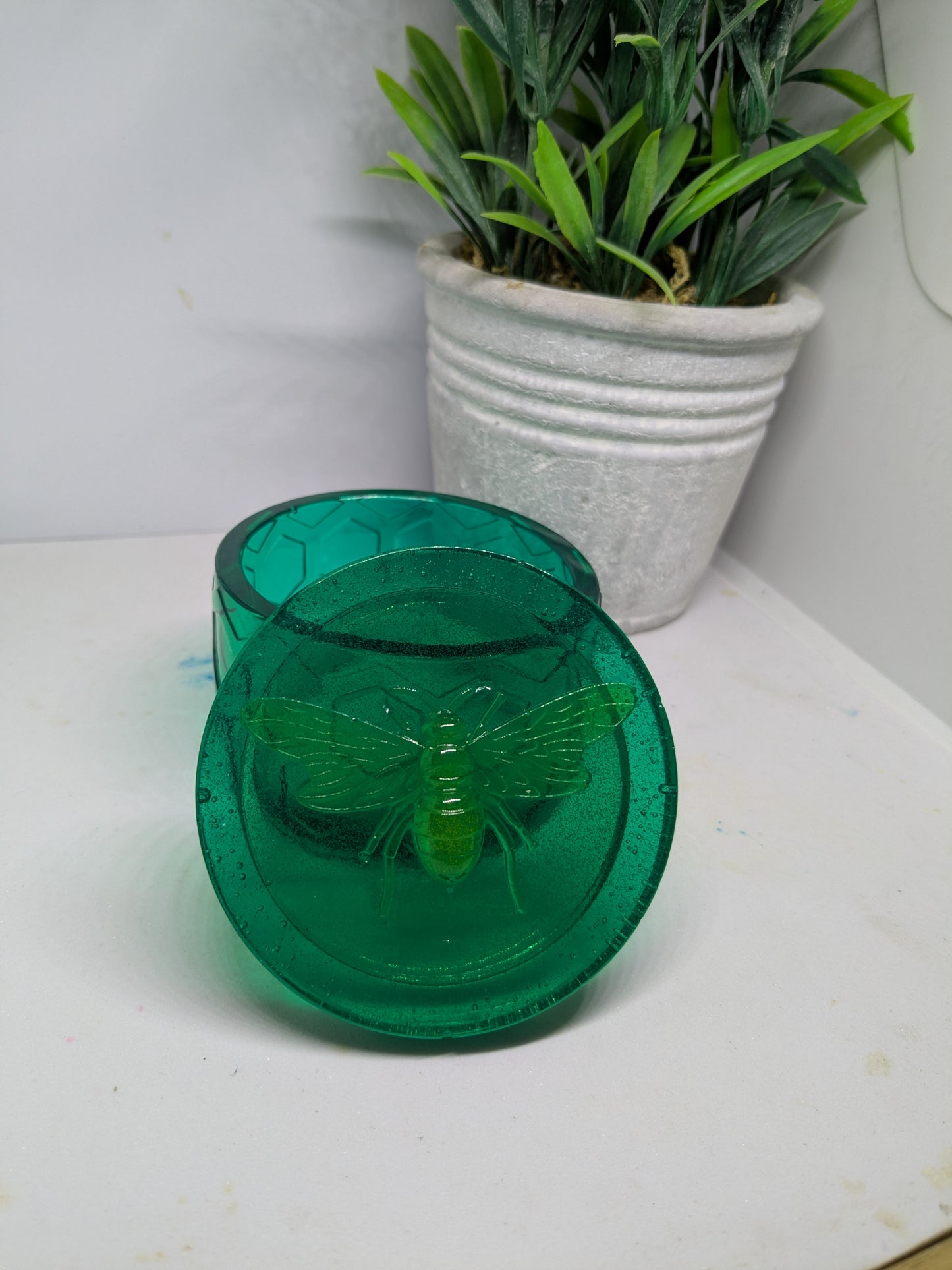 Bee design trinket jar