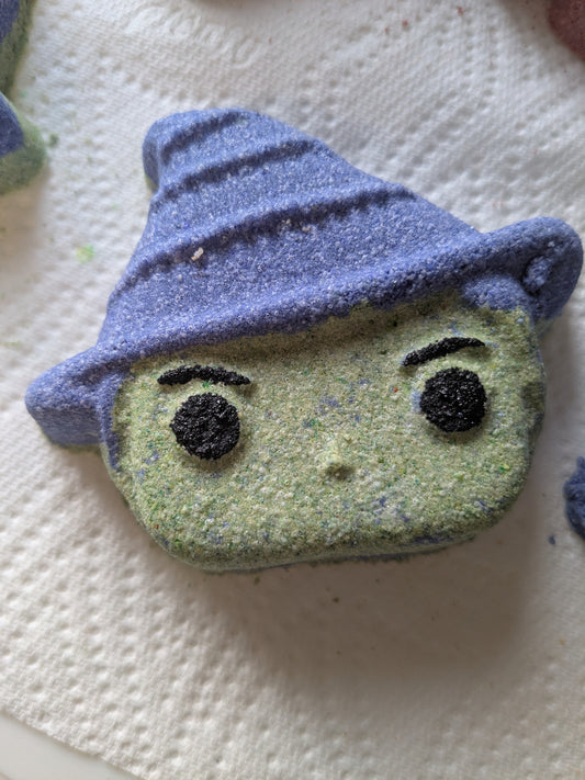 Alien witch bath bomb